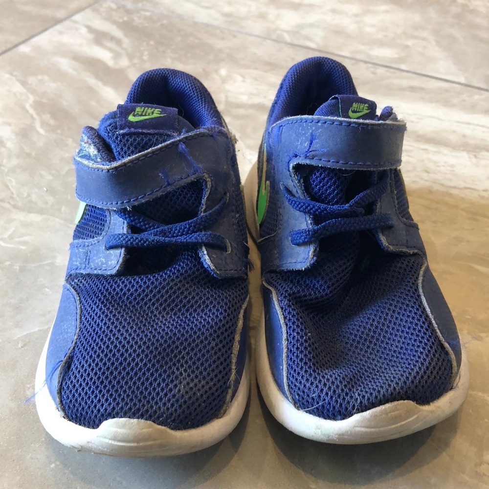 Good condition Nike sneakers